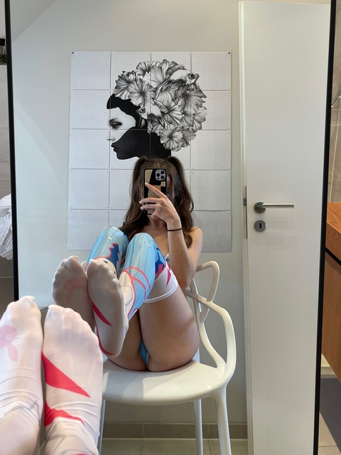 lolagetsu OnlyFans Leak (0 Photos and 0 Videos) 

 picture 2