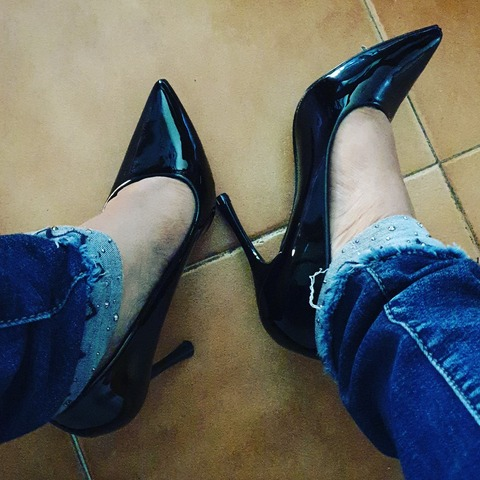 View lolaroma1994 (LolaTuttaTette) OnlyFans 26 Photos and 3 Videos gallery 

 picture 2
