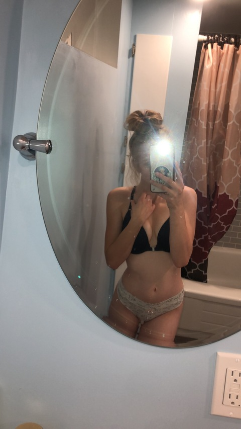 loloklol OnlyFans Leaked (2 Photos and 0 Videos) 

 picture 2