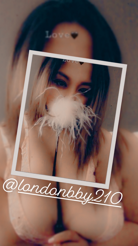 londonbby210 OnlyFans Leaks (7 Photos and 12 Videos) 

 picture 2