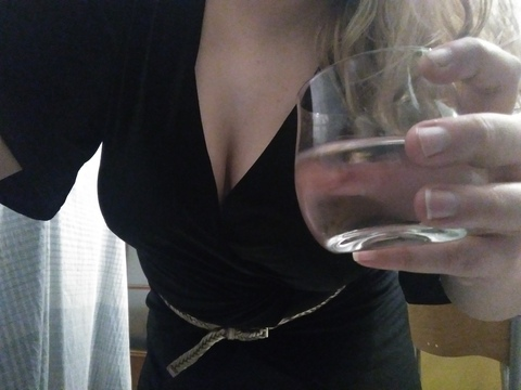 lonelypoisonedcandy OnlyFans Leak 

 picture 2