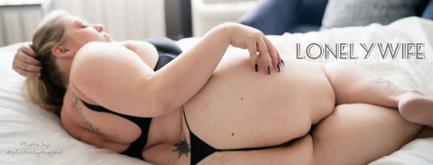 lonelywife (𝙻𝙾𝙽𝙴𝙻𝚈𝚆𝙸𝙵𝙴 😈 I ❤️ ATTENTION 🍆💦) OnlyFans Leaked Videos and Pictures 

 picture 2
