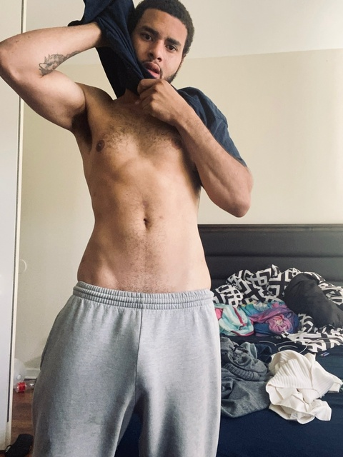 View longguy01 (Theodore Sessoms) OnlyFans 0 Photos and 0 Videos leaked 

 picture 2