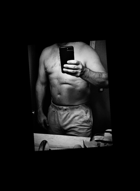 View Longnstrong (longnstrong2020) OnlyFans 115 Photos and 90 Videos gallery 

 picture 2