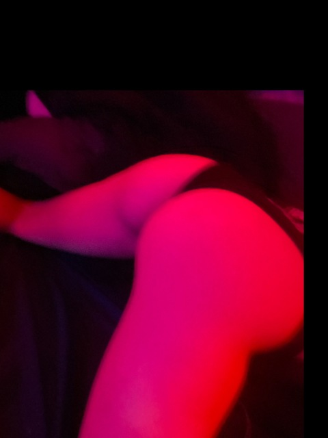 View looneylils OnlyFans videos and photos for free 

 picture 2