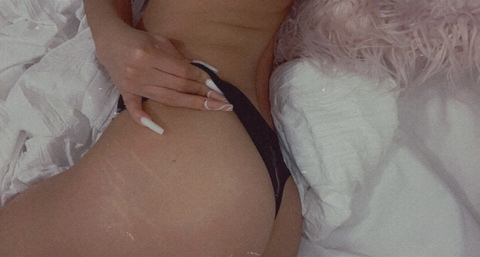lorebabyyyyy OnlyFans Leaks 

 picture 2