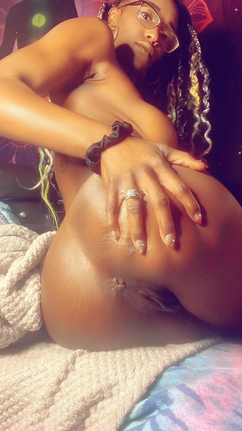 lovegoddess11.11 OnlyFans Leaked 

 picture 2