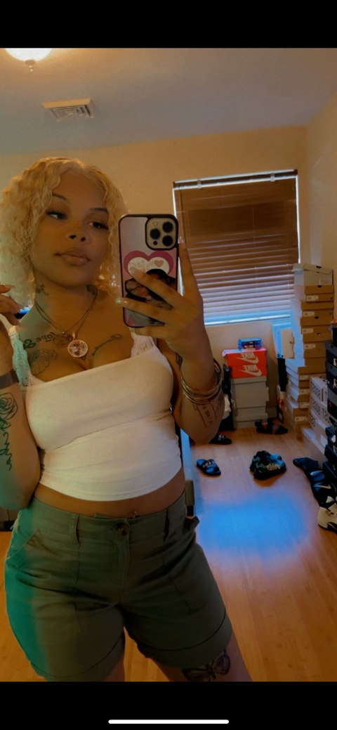 Onlyfans leaked lovelydeee 

 picture 2