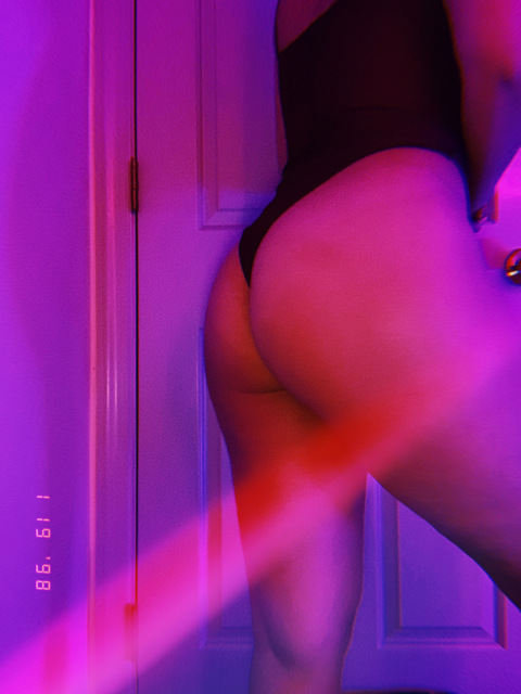 View lovelylain (Lovely Lain) OnlyFans 42 Photos and 8 Videos for free 

 picture 2
