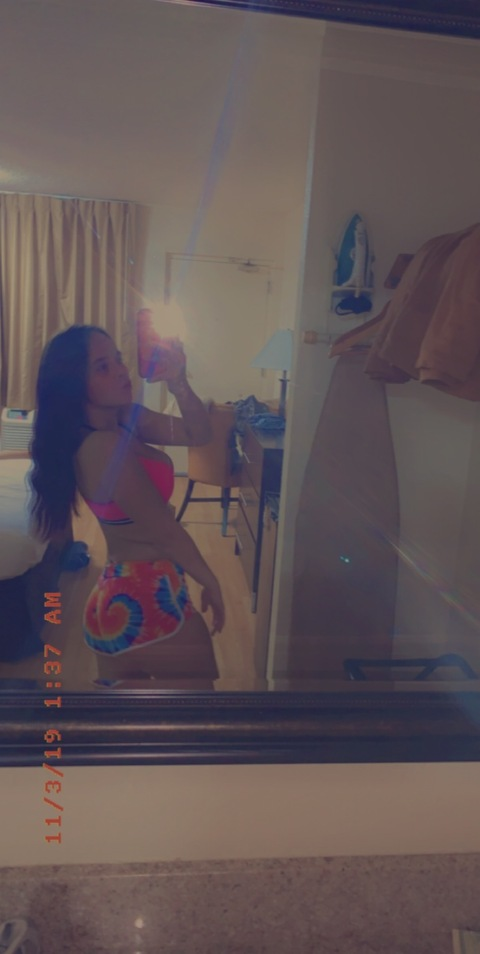 View lovemebitches (Chocolatelover1818) OnlyFans 137 Photos and 77 Videos gallery 

 picture 2