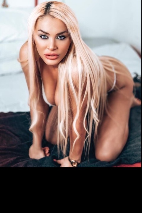 View Lediana Lozzi (lozzilediana) OnlyFans 17 Photos and 3 Videos gallery 

 picture 2