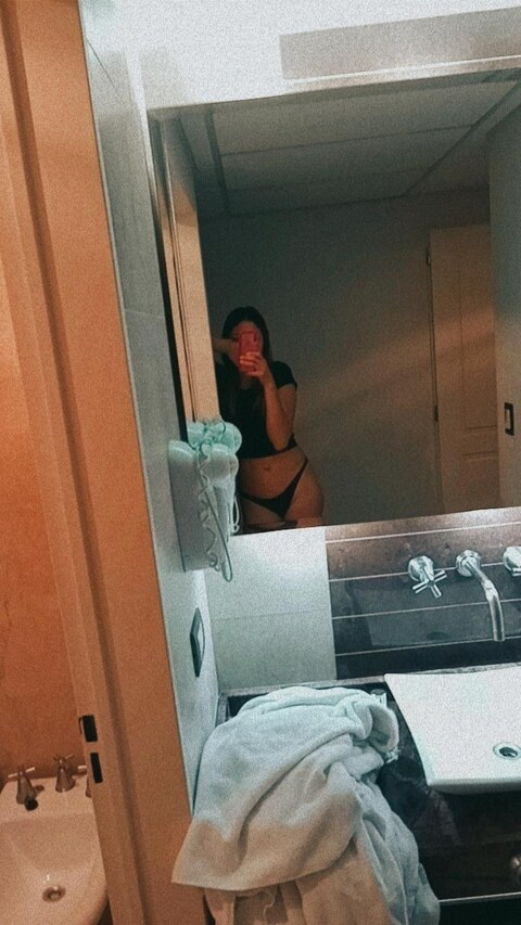 lucih0tt OnlyFans Leak (1 Photos and 0 Videos) 

 picture 2