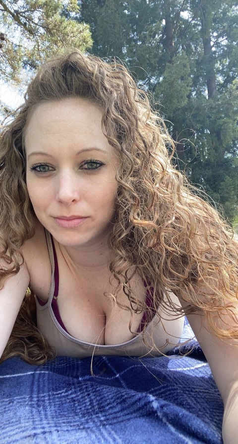 View luckyalchemy333 (Lucky 🌸 Leah) OnlyFans 261 Photos and 57 Videos leaked 

 picture 2