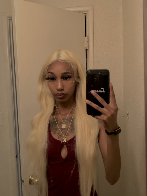 Download luhdezire OnlyFans content for free 

 picture 2