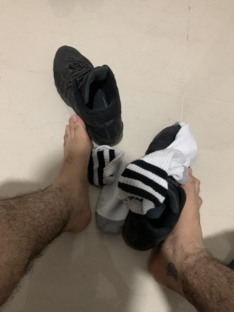 luisrodgz OnlyFans Leak (16 Photos and 0 Videos) 

 picture 2
