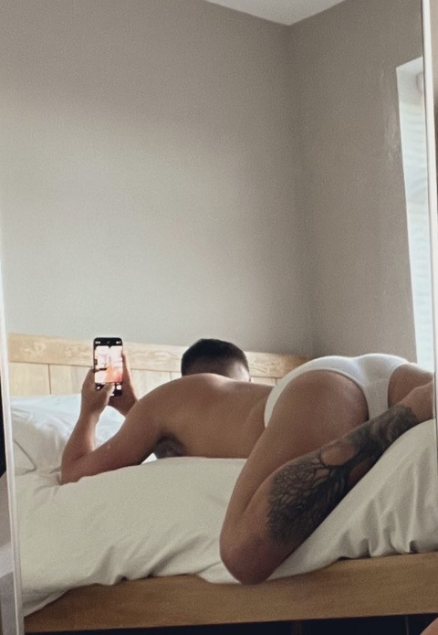 luke_come_back OnlyFans Leaked Photos and Videos 

 picture 2