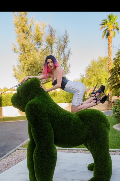 View lunaaverse OnlyFans content for free 

 picture 2