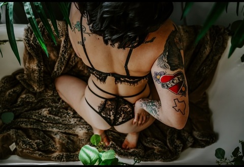 lunarzombiie OnlyFans Leak 

 picture 2
