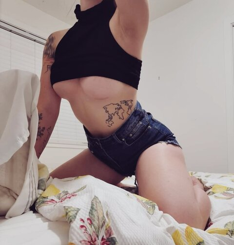 lunchbooty (Lunch Booty) OnlyFans Leaked Content 

 picture 2