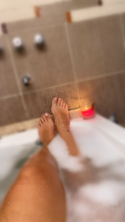 View lupitalove247 (Lupita ♥️) OnlyFans 22 Photos and 1 Videos for free 

 picture 2