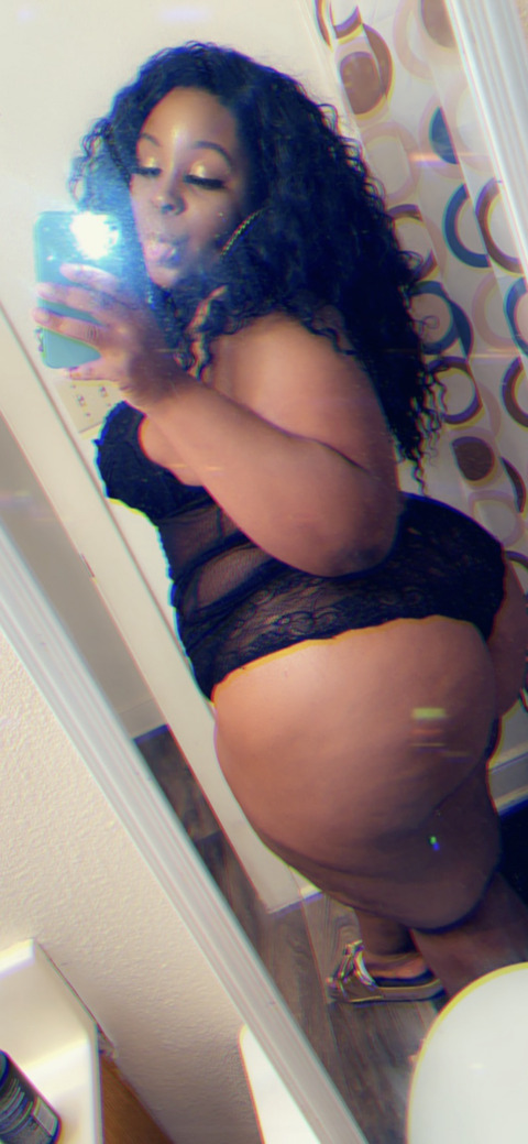 View lustfulcurves1 OnlyFans content for free 

 picture 2