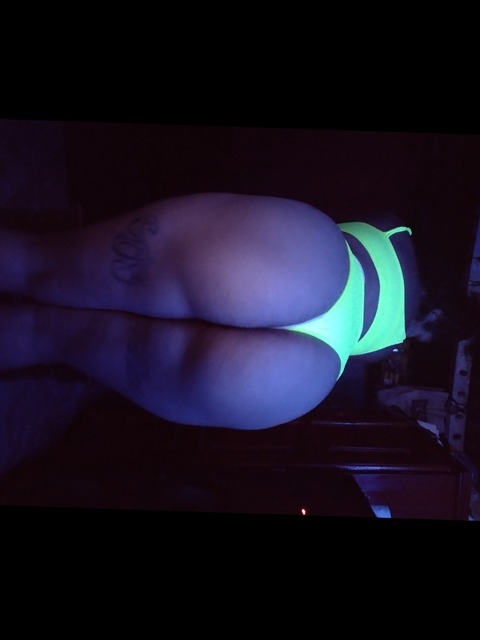 Download luuuu22 OnlyFans content free 

 picture 2