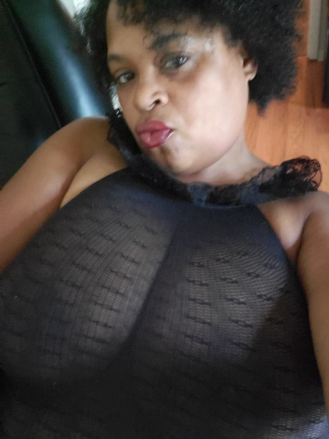 Onlyfans leaks luvlylilly 

 picture 2