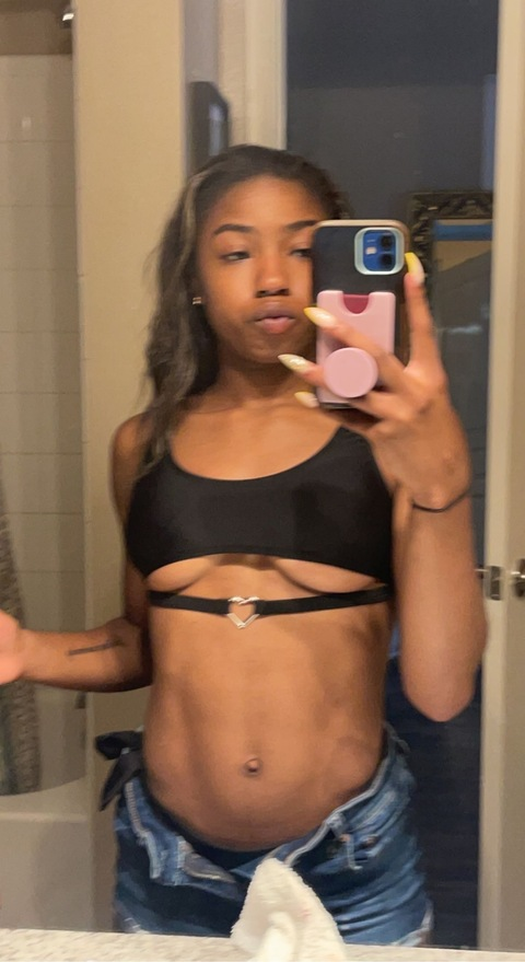 View luvRoxie (luvroxie) OnlyFans 35 Photos and 4 Videos gallery 

 picture 2