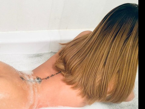 Download luxandra-london OnlyFans content for free 

 picture 2