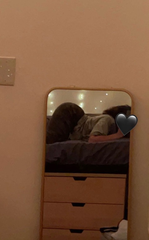 luxbxddie OnlyFans Leaked 

 picture 2