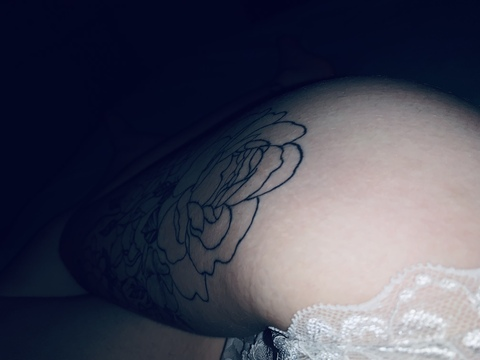 View luxtinaxo (Xtina) OnlyFans 26 Photos and 0 Videos leaks 

 picture 2