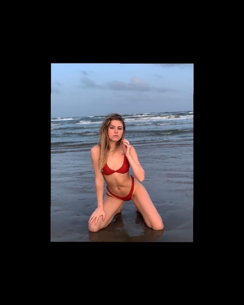 View lynnrosie OnlyFans content for free 

 picture 2