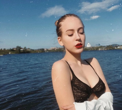 Onlyfans leak m1lena 

 picture 2