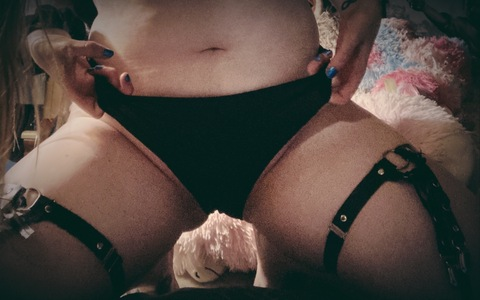 View m3llyb3ans OnlyFans content for free 

 picture 2