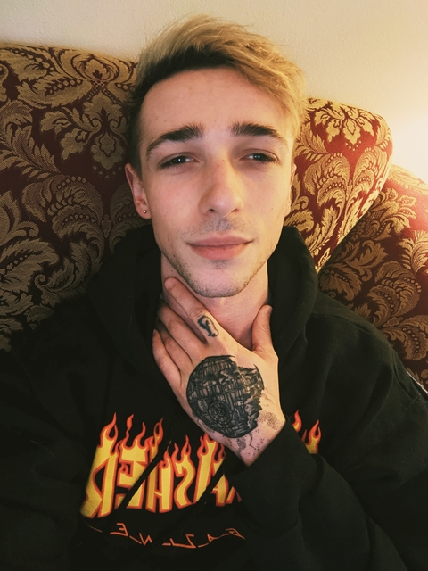 Onlyfans leak maccypeaches 

 picture 2