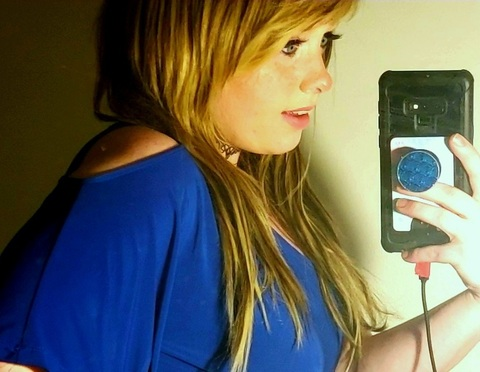 Onlyfans free content maeveme 

 picture 2