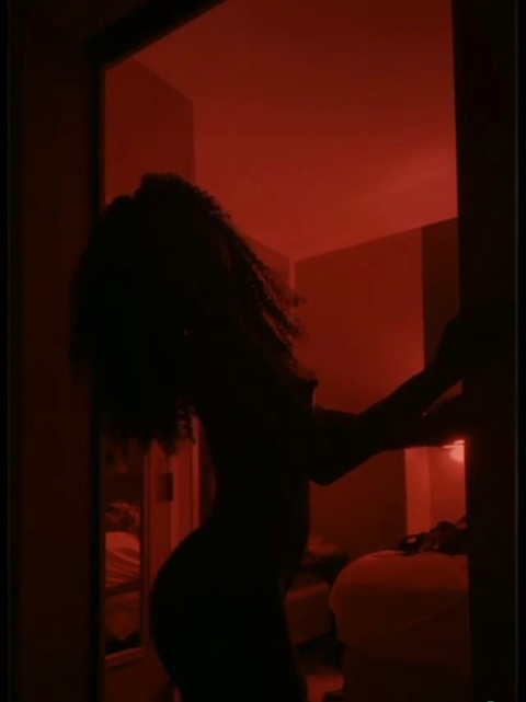 Onlyfans free mahoganymilkmaid 

 picture 2