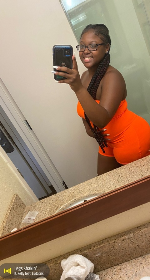 Onlyfans leak majestytoothick 

 picture 2
