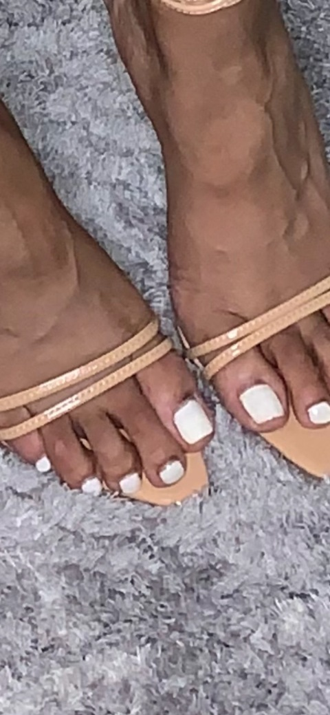 Download makelovetomyfeet OnlyFans videos and photos for free 

 picture 2