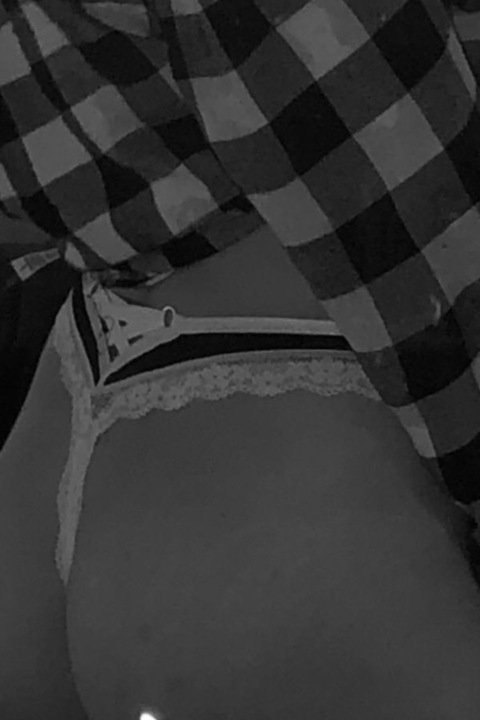 View mama_z (Zoey smith) OnlyFans 8 Photos and 0 Videos leaked 

 picture 2