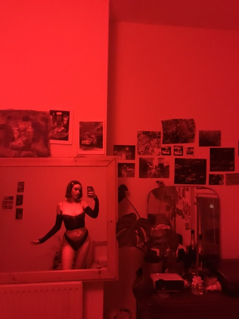manicpixiedreamslutt (Sally) free OnlyFans Leaks 

 picture 2