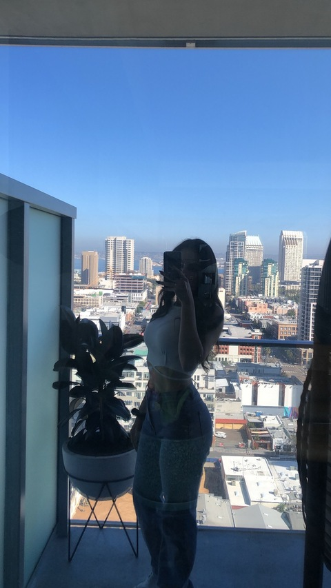 maria-divina (Maria Divina) OnlyFans Leaked Pictures and Videos 

 picture 2