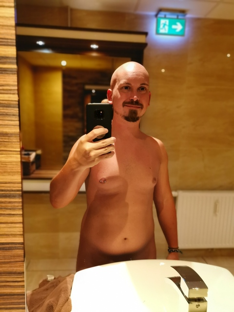 martin_aust OnlyFans Leak 

 picture 2