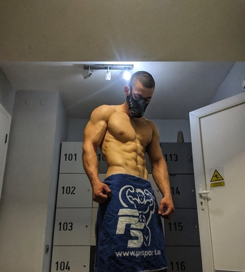 Onlyfans leaked masked_athlete 

 picture 2