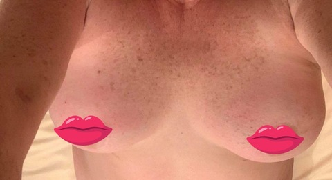 Onlyfans leaks maturemilf4u 

 picture 2