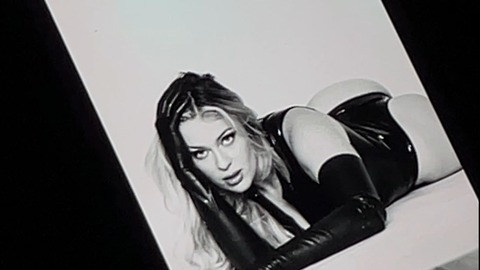 Onlyfans free content meganmonett 

 picture 2