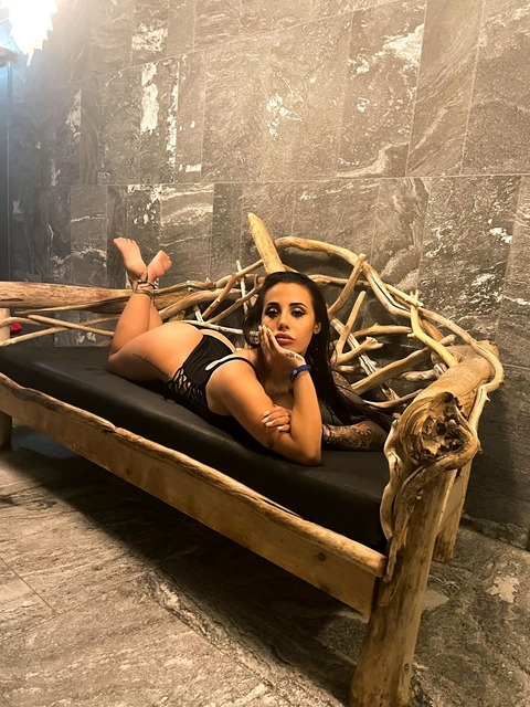 View melbamonti OnlyFans content for free 

 picture 2