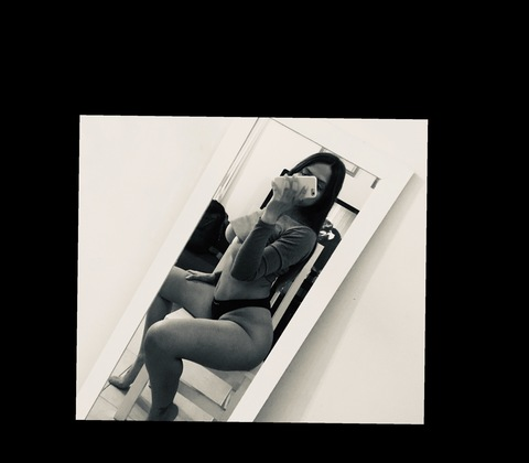 melodilatina OnlyFans Leaked (143 Photos and 32 Videos) 

 picture 2