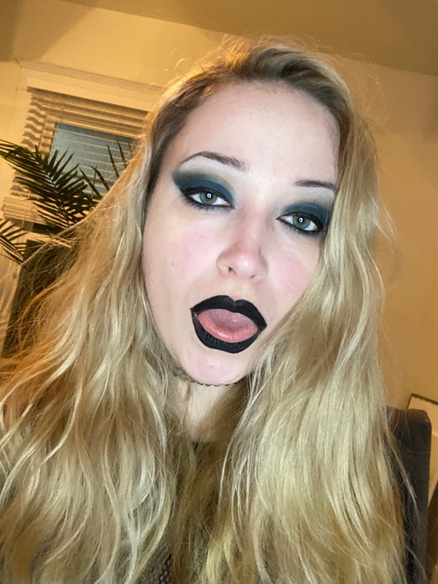View mementomorivulgaris (Memento Mori) OnlyFans 96 Photos and 0 Videos leaked 

 picture 2