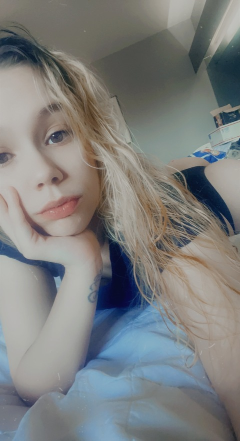 Onlyfans leaks mercedesbabyy5 

 picture 2